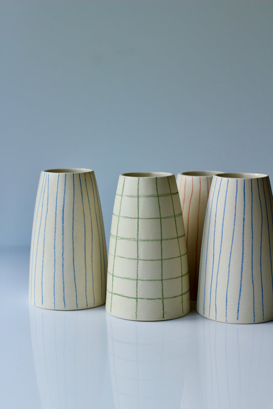 TAPERED VASE WITH GREEN GRID