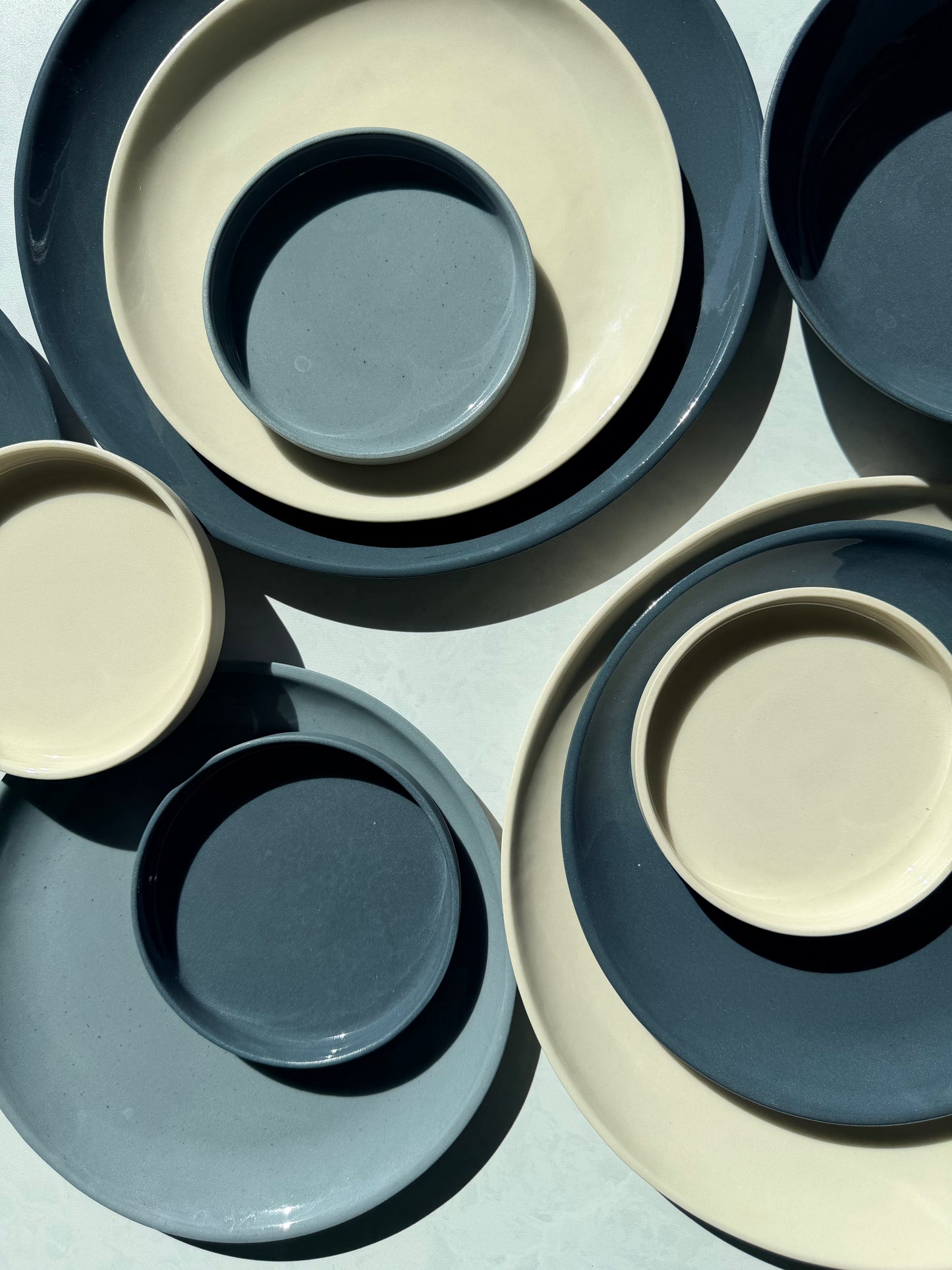 DINNER PLATE IN MILK