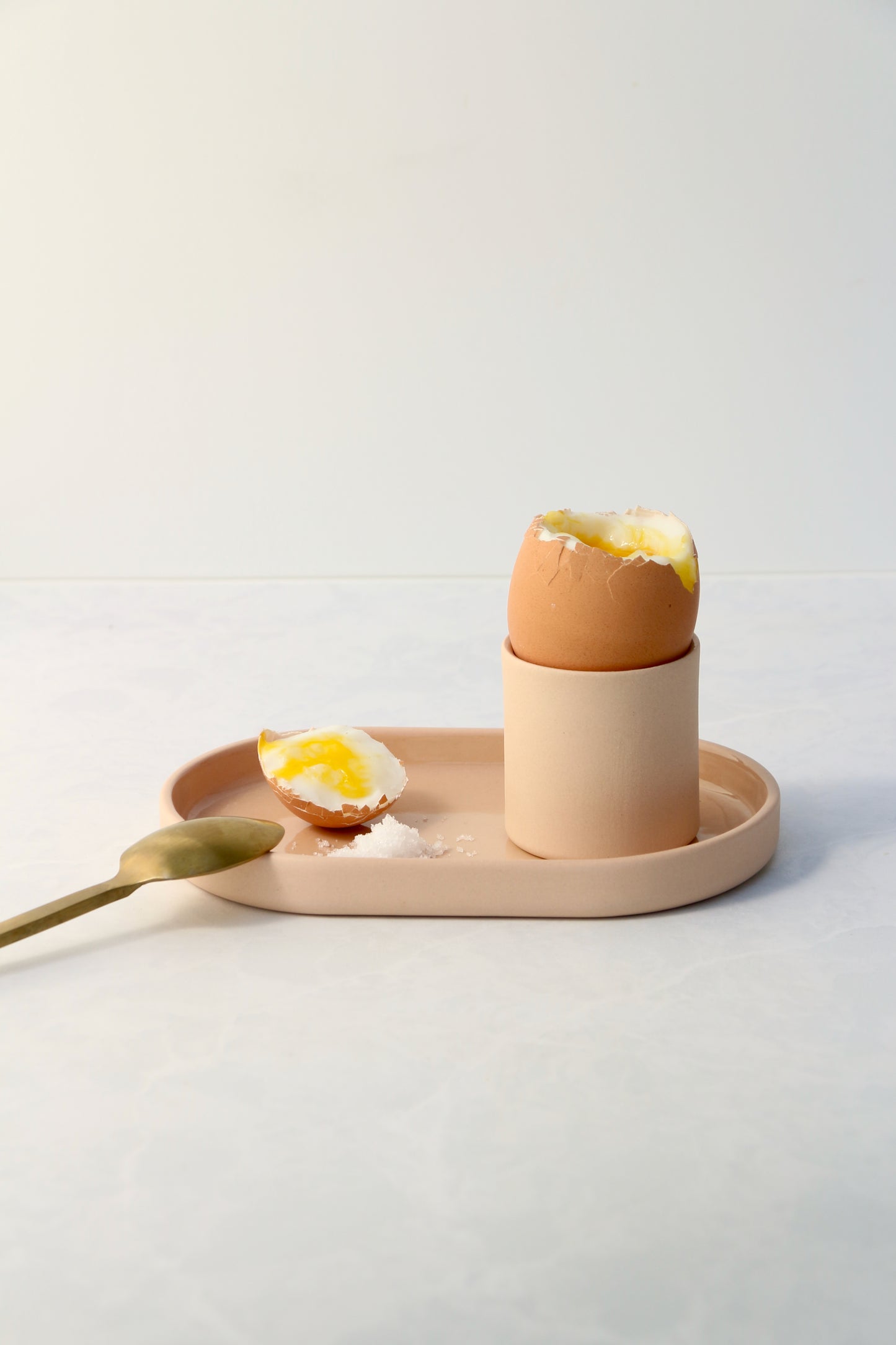 EGG CUP IN PEACH
