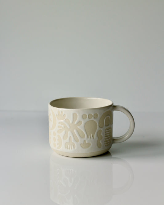 ABSTRACT MATCHA MUG IN WHITE