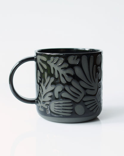 ABSTRACT TEA MUG IN BLACK