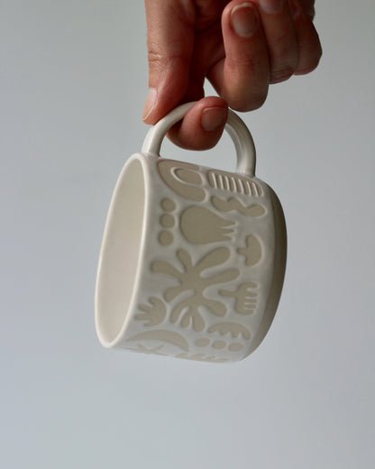 ABSTRACT MATCHA MUG IN WHITE