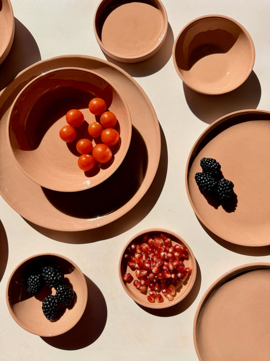 ROUND MINI TRAY IN RHUBARB