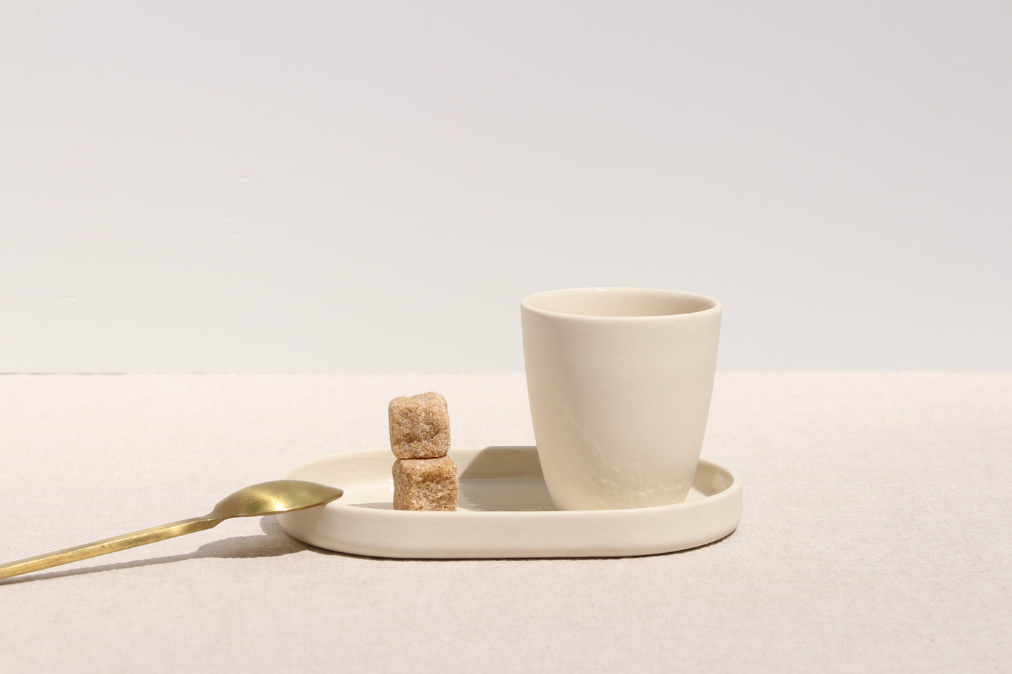 OVAL SIDE PLATE IN MILK