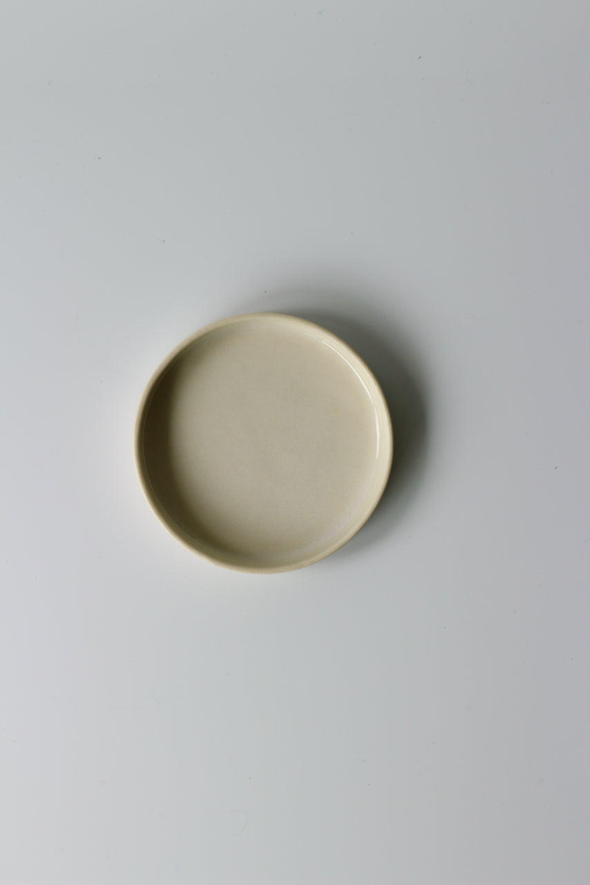 ROUND MINI TRAY IN MILK