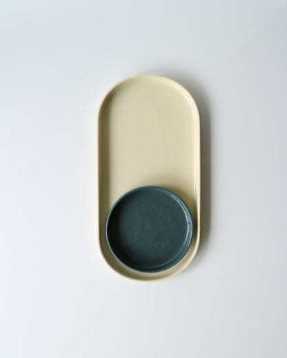 OVAL SERVING TRAY IN MILK