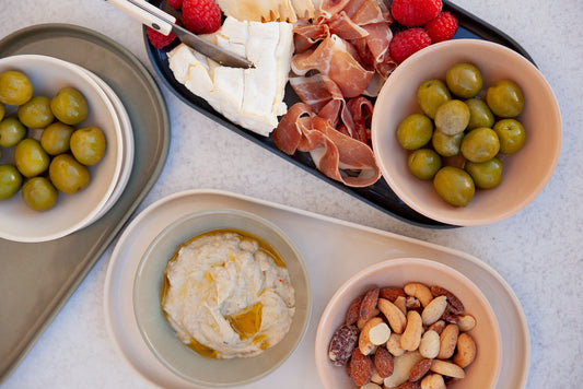 OVAL SERVING TRAY IN MILK