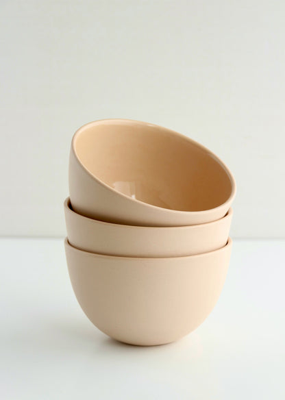 CEREAL BOWL IN PEACH