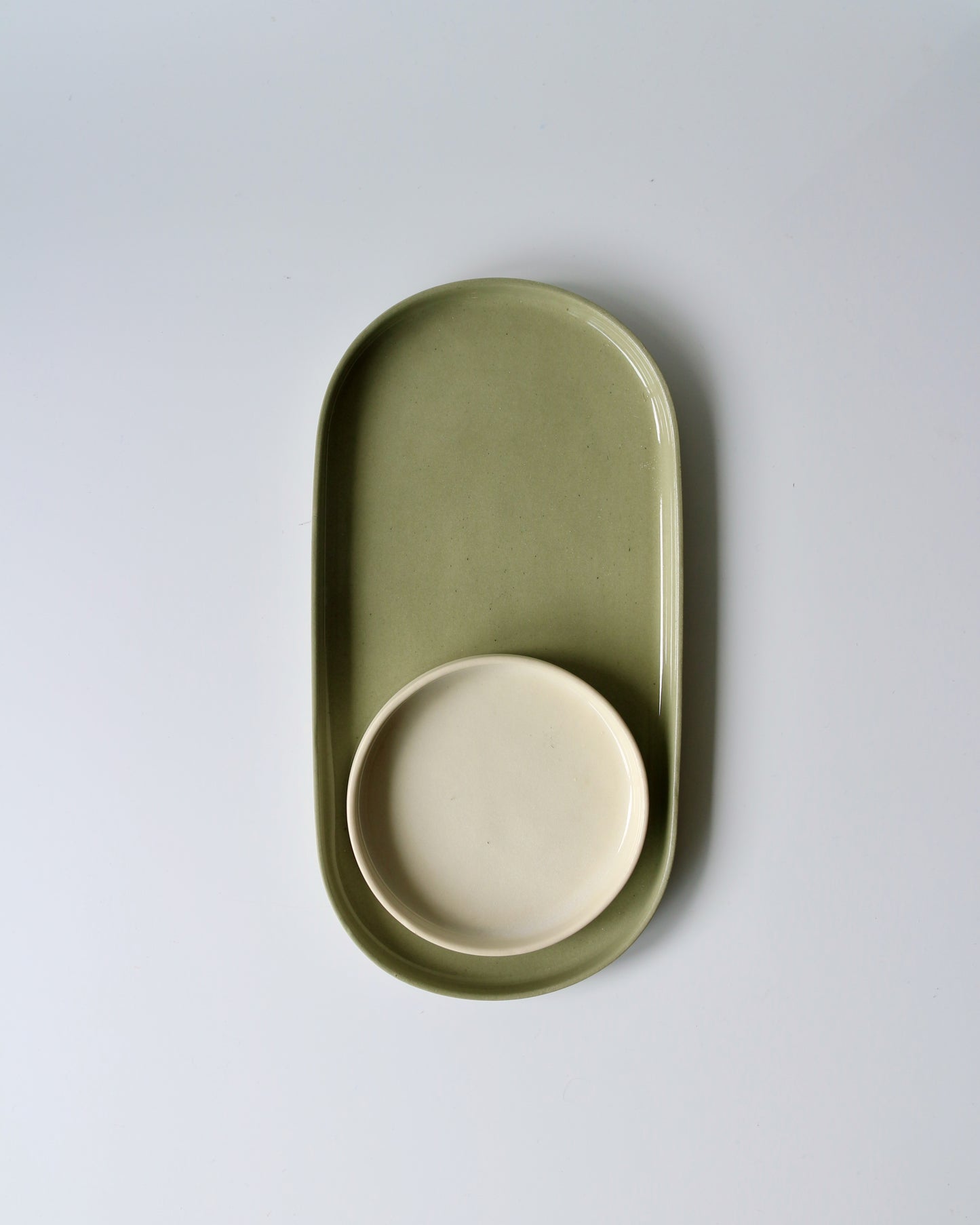 OVAL SERVING TRAY IN SAGE