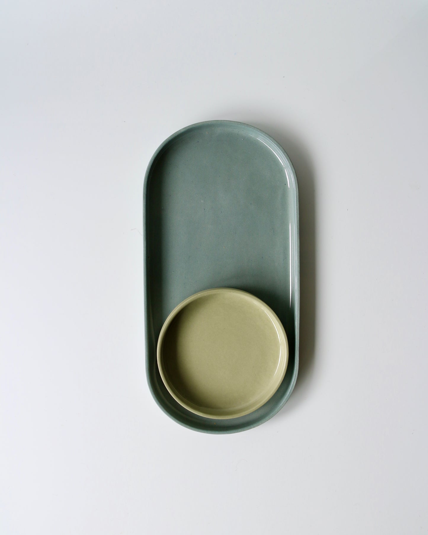 OVAL SERVING TRAY IN SLATE